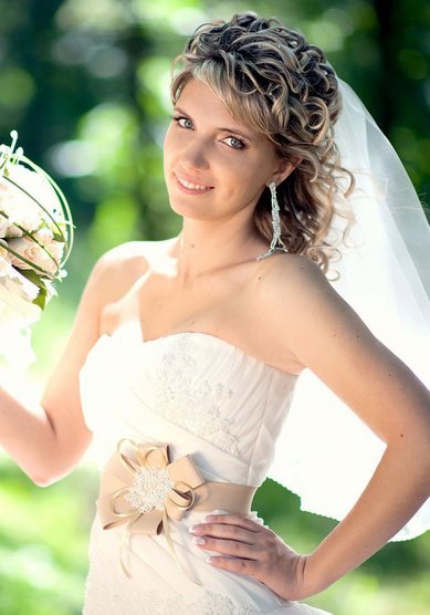 Прическа на свадьбу Воздушная (П18116) - Стилист-визажист Елена Плетнер