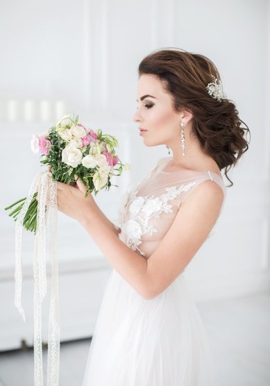 Свадебная прическа Небрежный пучок (М19569) - Стилист-визажист Москвичка