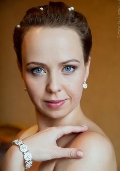 Прическа на свадьбу Л20116 - Стилист-визажист Лиза Золотая