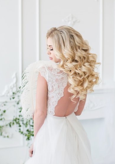 Свадебная прическа Распущенные локоны (М20381) - Стилист-визажист Москвичка