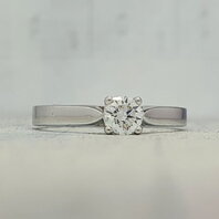 Помолвочное кольцо 40282556-Ю15715 из белого золота