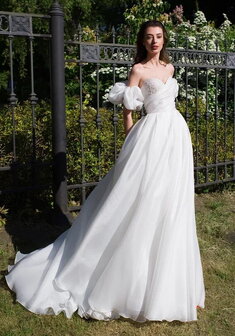 Свадебное платье ММ 0874-M69734. С пышной юбкой, длинное со шлейфом.