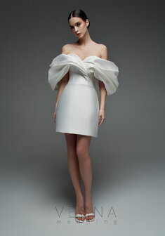 Свадебное платье Зендая Вайт-V70058. С прямой юбкой, короткое без шлейфа.