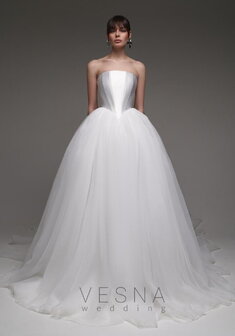 Свадебное платье Элиф Вайт-V70061. С пышной юбкой, длинное со шлейфом.