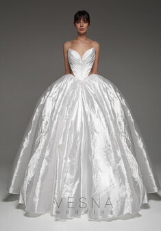 Свадебное платье Кристэл-V70062. С пышной юбкой, длинное со шлейфом.