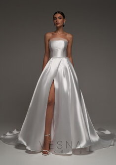 Свадебное платье Шадэ Силк-V70080. С пышной юбкой, длинное со шлейфом.