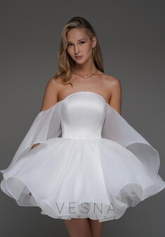 Свадебное платье Эйприл-V70098. С пышной юбкой, короткое без шлейфа.