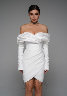 Свадебное платье Тиффани Мини Вайт-V70100. С прямой юбкой, короткое без шлейфа.