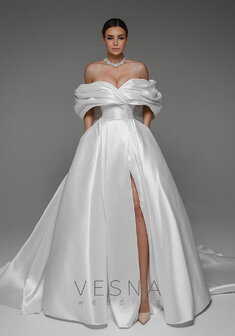 Свадебное платье Даниэла-V70104. А-силуэт, длинное со шлейфом.