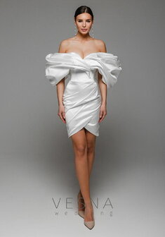 Свадебное платье Стелла Вайт-V70124. С прямой юбкой, короткое без шлейфа.