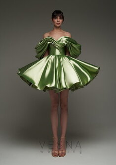 Вечернее платье Рафаэлла Силк Грин-V70726. С пышной юбкой, короткое без шлейфа.