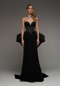 Вечернее платье Микаэла Блэк-V70745. С прямой юбкой, короткое со шлейфом.