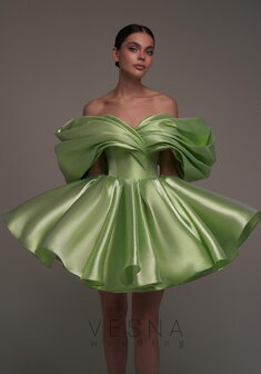 Вечернее платье Рафаэлла Грин Перл-V70777. С пышной юбкой, короткое без шлейфа.