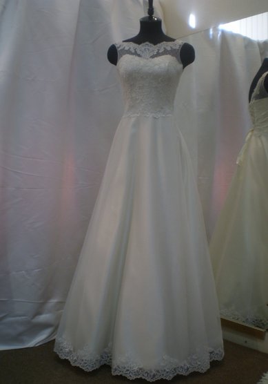 Свадебное платье Татьянка (закрытое с купоном )-В48172 - Свадебный салон Венера