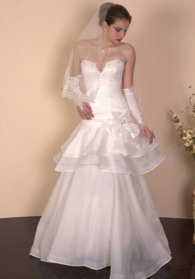 Свадебное платье Лилиан, 4511-К62653 - САЛОН СВАДЕБНОЙ И ВЕЧЕРНЕЙ МОДЫ Конфетка