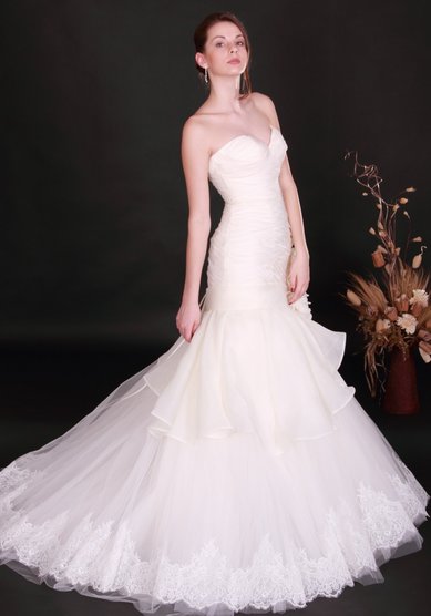 Свадебное платье Элесия,50-32-К62785 - САЛОН СВАДЕБНОЙ И ВЕЧЕРНЕЙ МОДЫ Конфетка