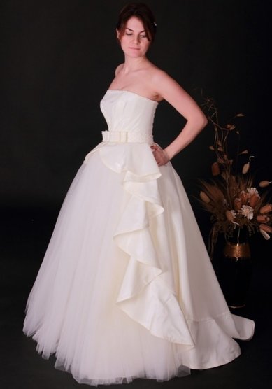 Свадебное платье Кармелла, 50-22-К62792 - САЛОН СВАДЕБНОЙ И ВЕЧЕРНЕЙ МОДЫ Конфетка