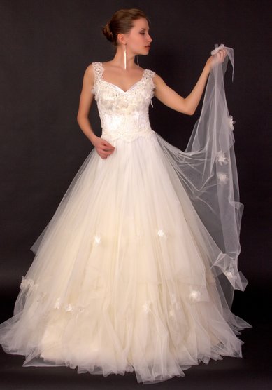 Свадебное платье Долида, 4596-К62797 - САЛОН СВАДЕБНОЙ И ВЕЧЕРНЕЙ МОДЫ Конфетка