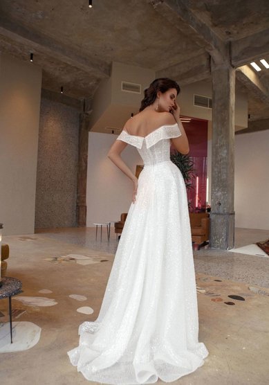 Свадебное платье Равелла-M68638 - Салон свадебных и вечерних платьев для современных невест MegaDay...