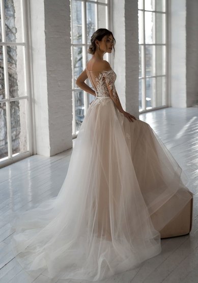 Свадебное платье Холли-M68665 - Салон свадебных и вечерних платьев для современных невест MegaDay...