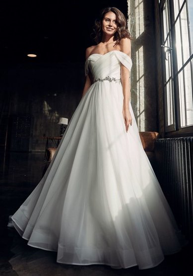 Свадебное платье Маэлз-M68668 - Салон свадебных и вечерних платьев для современных невест MegaDay...