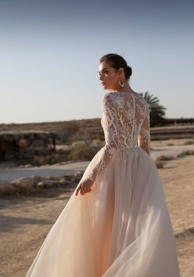 Свадебное платье Эйва-M68675 - Салон свадебных и вечерних платьев для современных невест MegaDay...