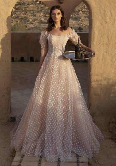 Свадебное платье Эжения-M68681 - Салон свадебных и вечерних платьев для современных невест MegaDay...