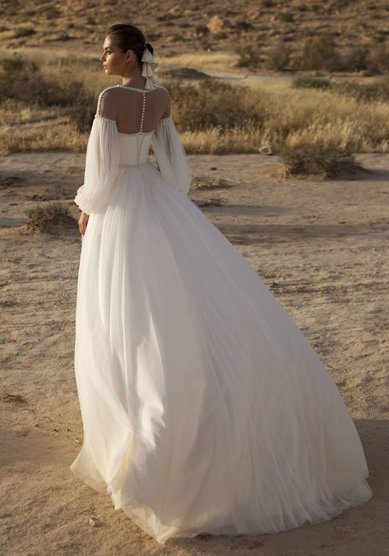 Свадебное платье Лирин-M68684 - Салон свадебных и вечерних платьев для современных невест MegaDay...