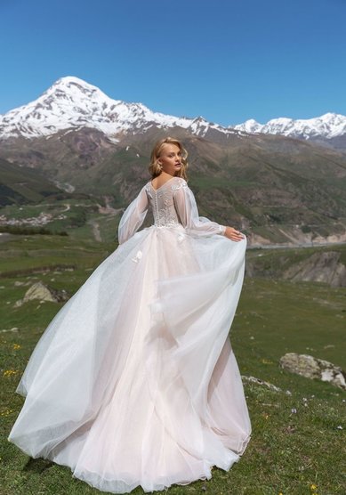 Свадебное платье Флори-M68689 - Салон свадебных и вечерних платьев для современных невест MegaDay...