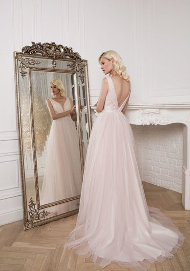 Свадебное платье Дарьяна-M68731 - Салон свадебных и вечерних платьев для современных невест MegaDay...