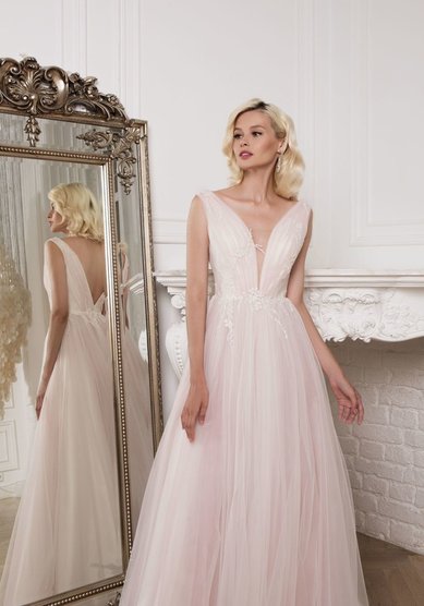 Свадебное платье Дарьяна-M68731 - Салон свадебных и вечерних платьев для современных невест MegaDay...