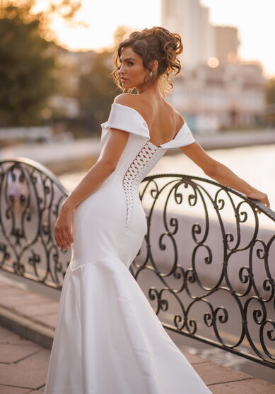 Свадебное платье Париса-M70004 - Салон свадебных и вечерних платьев для современных невест MegaDay...