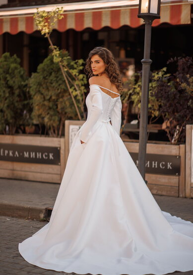 Свадебное платье Лейла-M70007 - Салон свадебных и вечерних платьев для современных невест MegaDay...