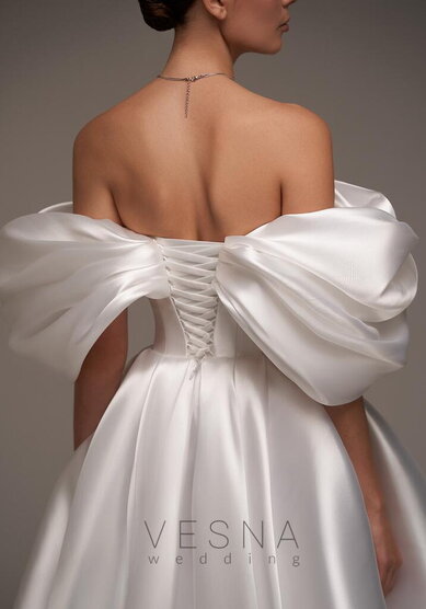 Свадебное платье Рафаэлла Миди Силк Вайт-V70076 - Свадебный салон Vesna (Москва)