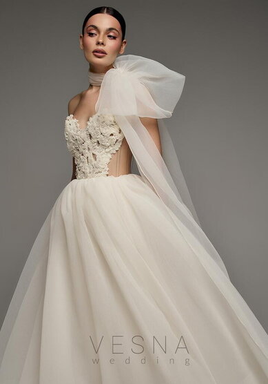 Вечернее платье Прим Миди Крем + Шарф-V70668 - Свадебный салон Vesna (Москва)