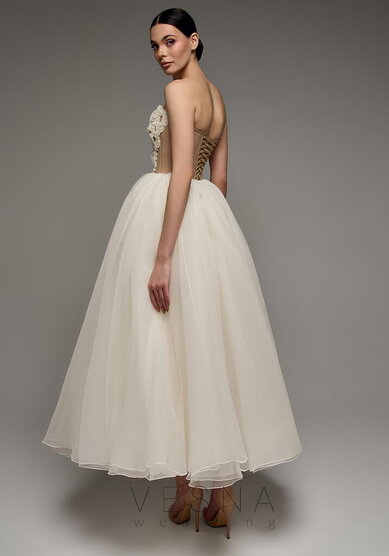 Вечернее платье Прим Миди Крем + Шарф-V70668 - Свадебный салон Vesna (Москва)