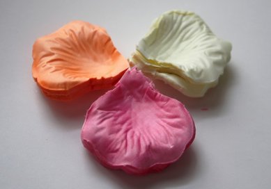 Лепестки роз 100 шт. M46478 - Свадебный интернет-магазин Moscow-Wedding.ru