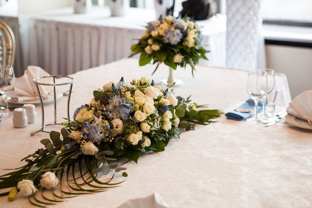 Стол жениха и невесты. Президиум.