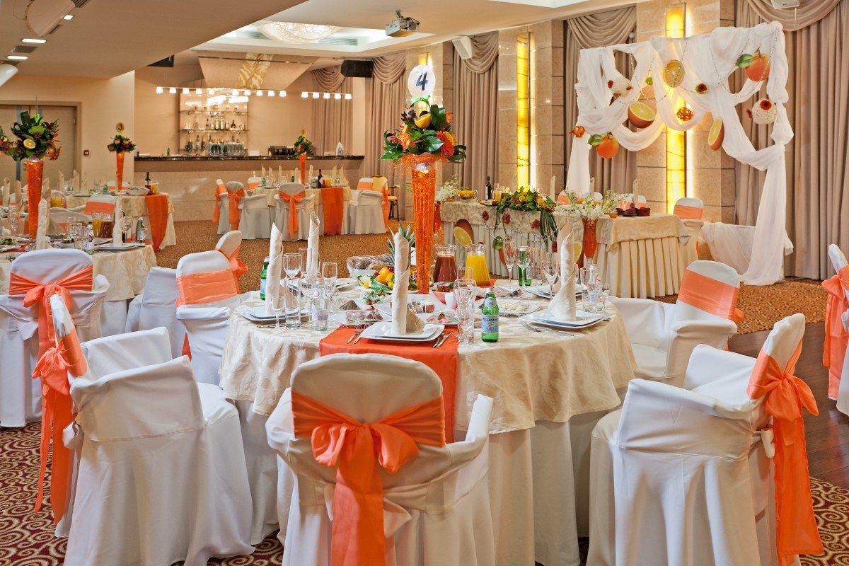 Зал приемов Добролюбофф