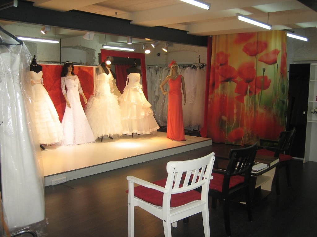 Подиум в салоне на Новокузнецкой